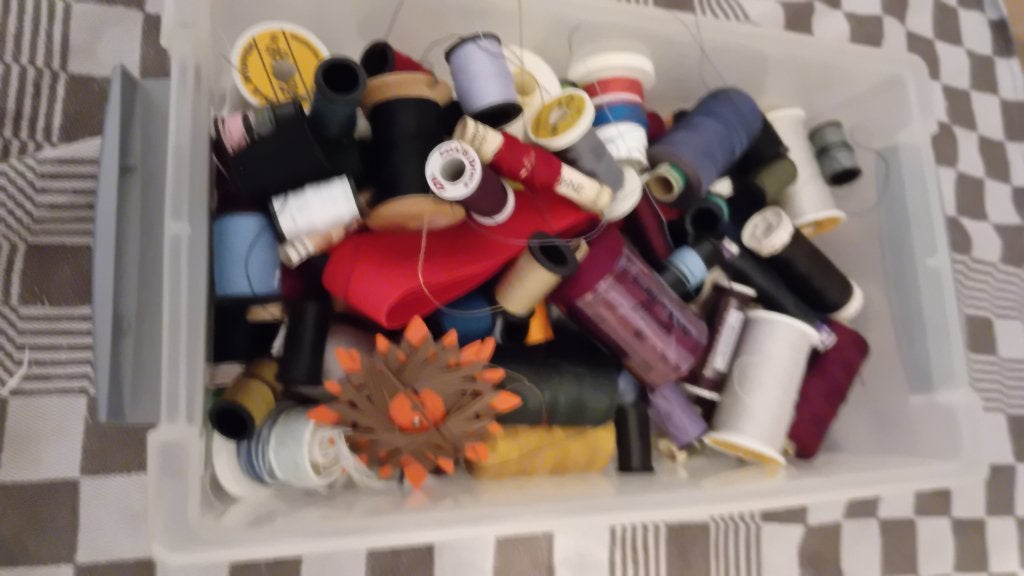 Naaigaren div klosjes en kleuren, Ophalen of Verzenden, Zo goed als nieuw, Garen of Naald(en)