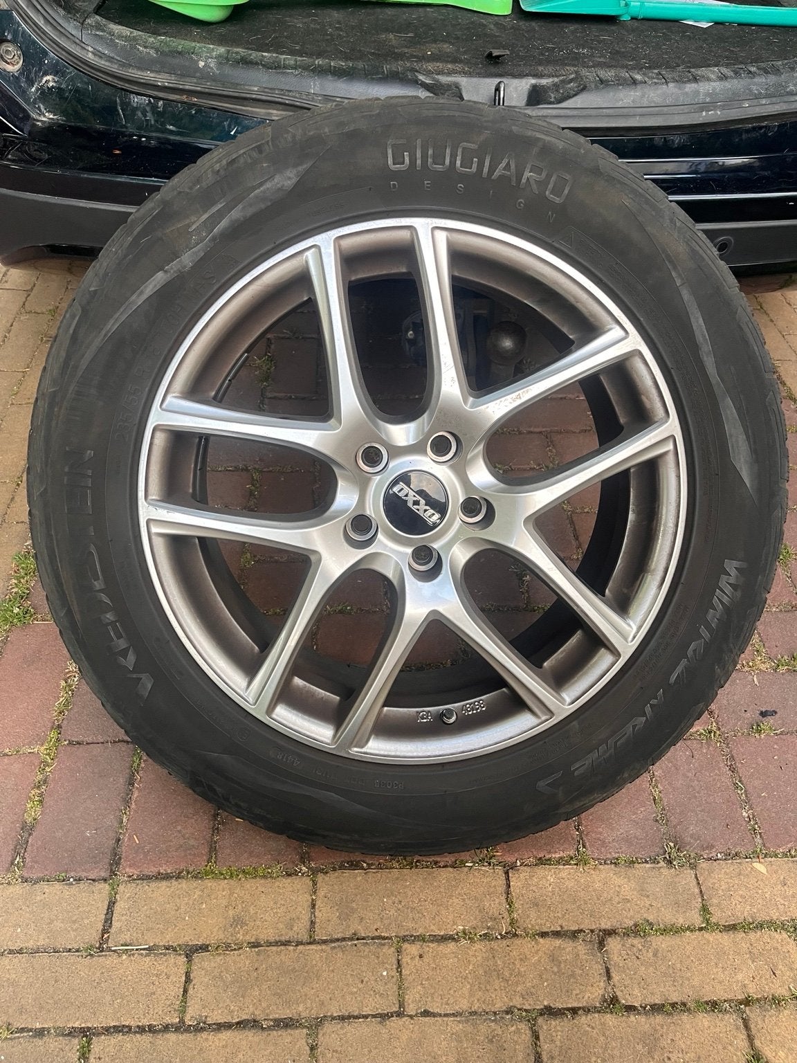 Winterbanden 235/55 R18 op 18 inch velgen - Toyota RAV4, Ophalen, 18 inch, Gebruikt, Banden en Velgen