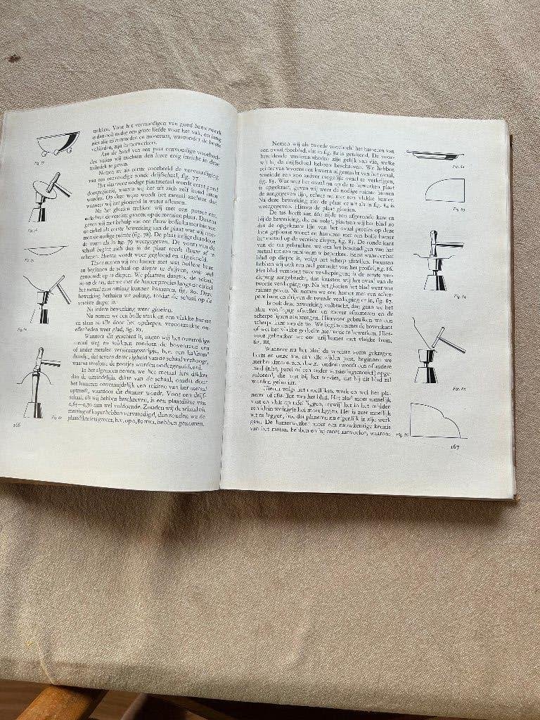 Vakboek voor edelsmeden en sieradenmakers, Ophalen of Verzenden, Gebruikt, Boek, Kunst en Creatief