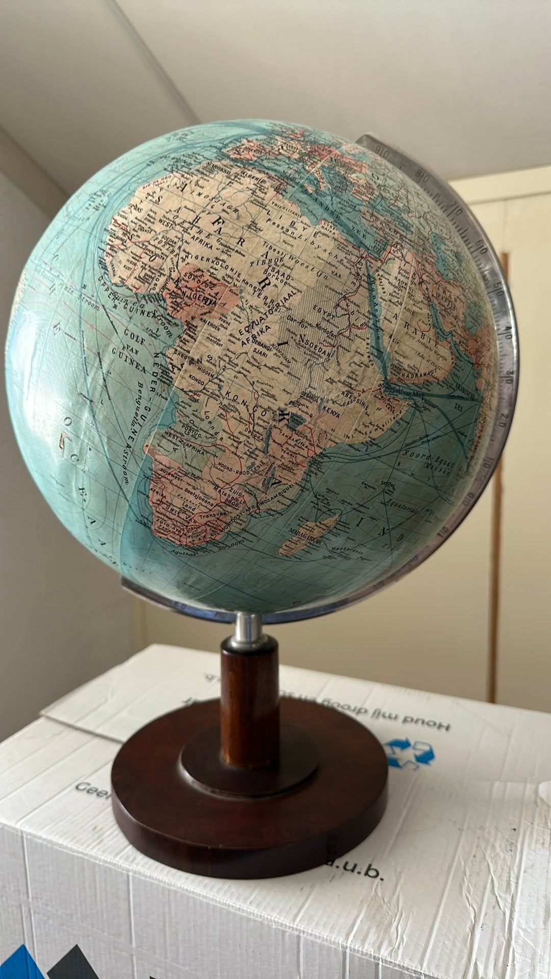 globe, Ophalen of Verzenden, Zo goed als nieuw