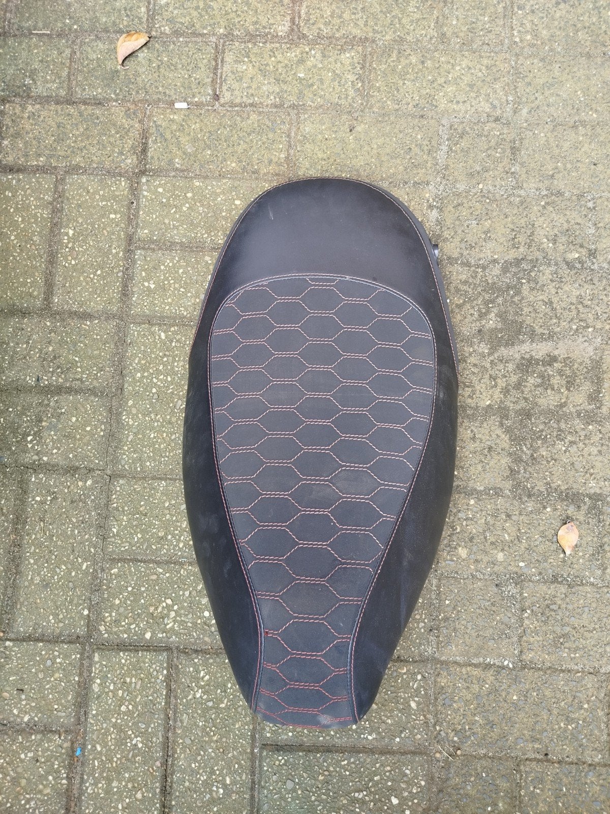 zip zadel bieden, Ophalen, Zo goed als nieuw, Zadel, Piaggio