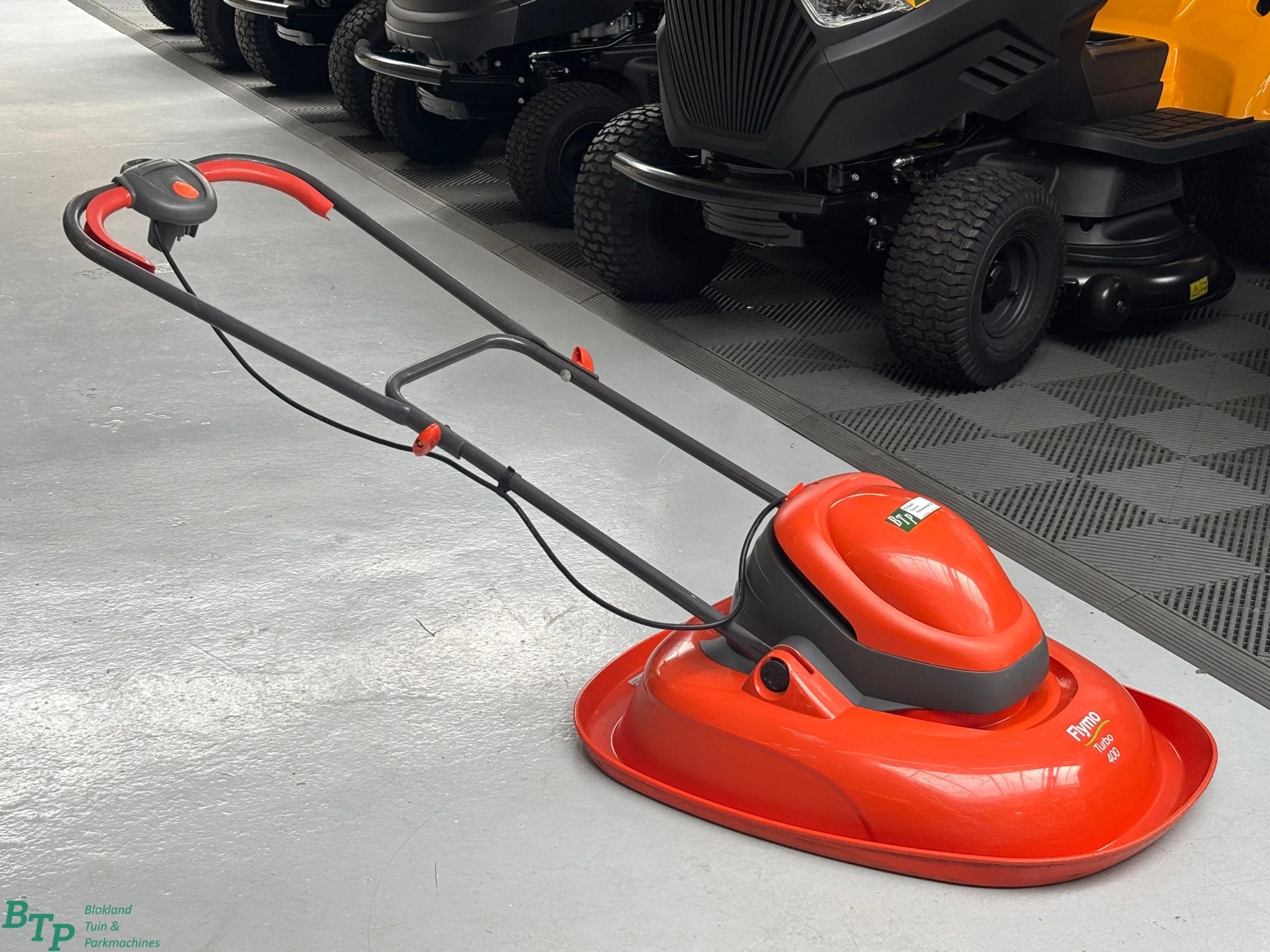 Flymo zweefmaaier turbo 400 jong Gebruikte elektrische, Tuin en Terras, Gebruikt, Flymo zweefmaaier turbo 400