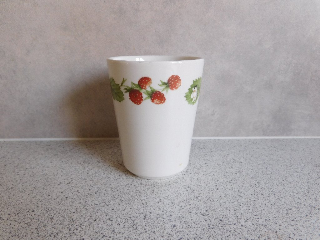 Melkbeker Bosvruchten Wedgwood Marjolein Bastin, Landelijk/Boerenbont, Zo goed als nieuw, Mok, Ophalen of Verzenden