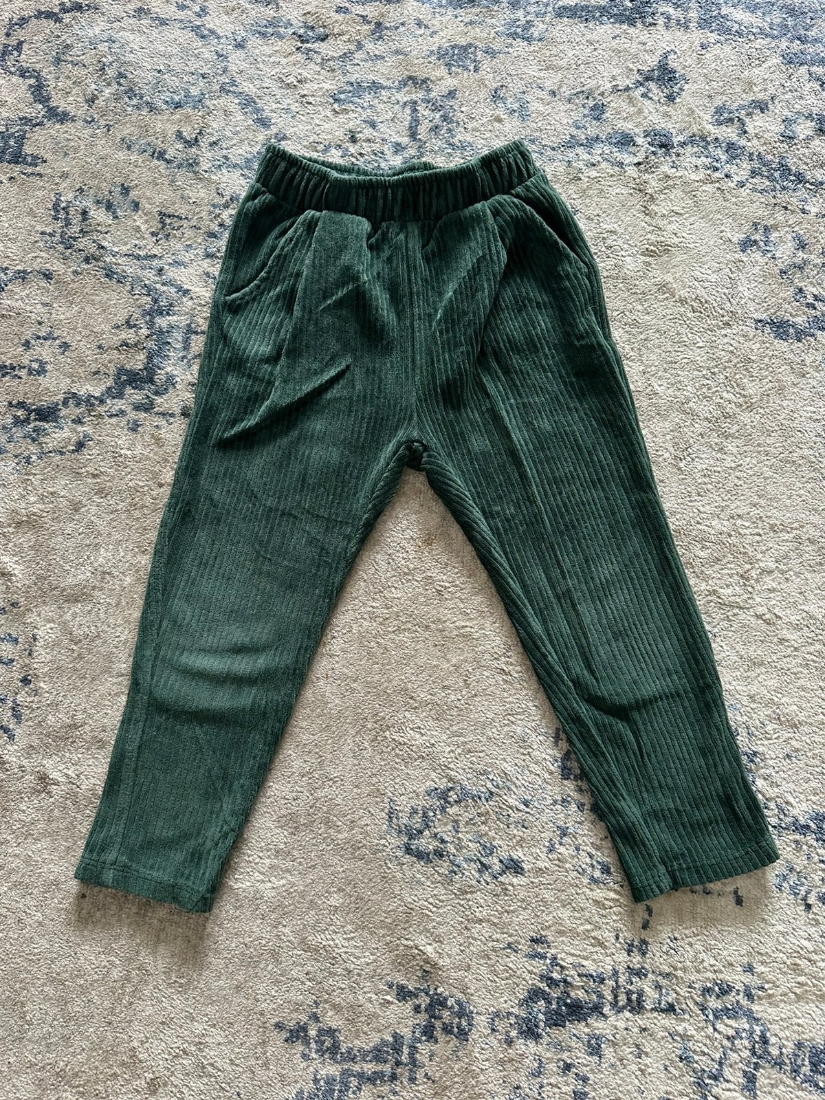 Heerlijke zachte groene joggingbroek Zara maat 98, Kinderen en Baby's, Kinderkleding | Maat 98, Ophalen of Verzenden, Zo goed als nieuw