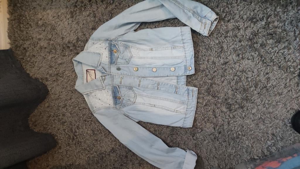 Newplay Jeans spijkerjasje maat S met steentjes, Kleding | Dames, Newplay, Verzenden, Zo goed als nieuw, Maat 36 (S)