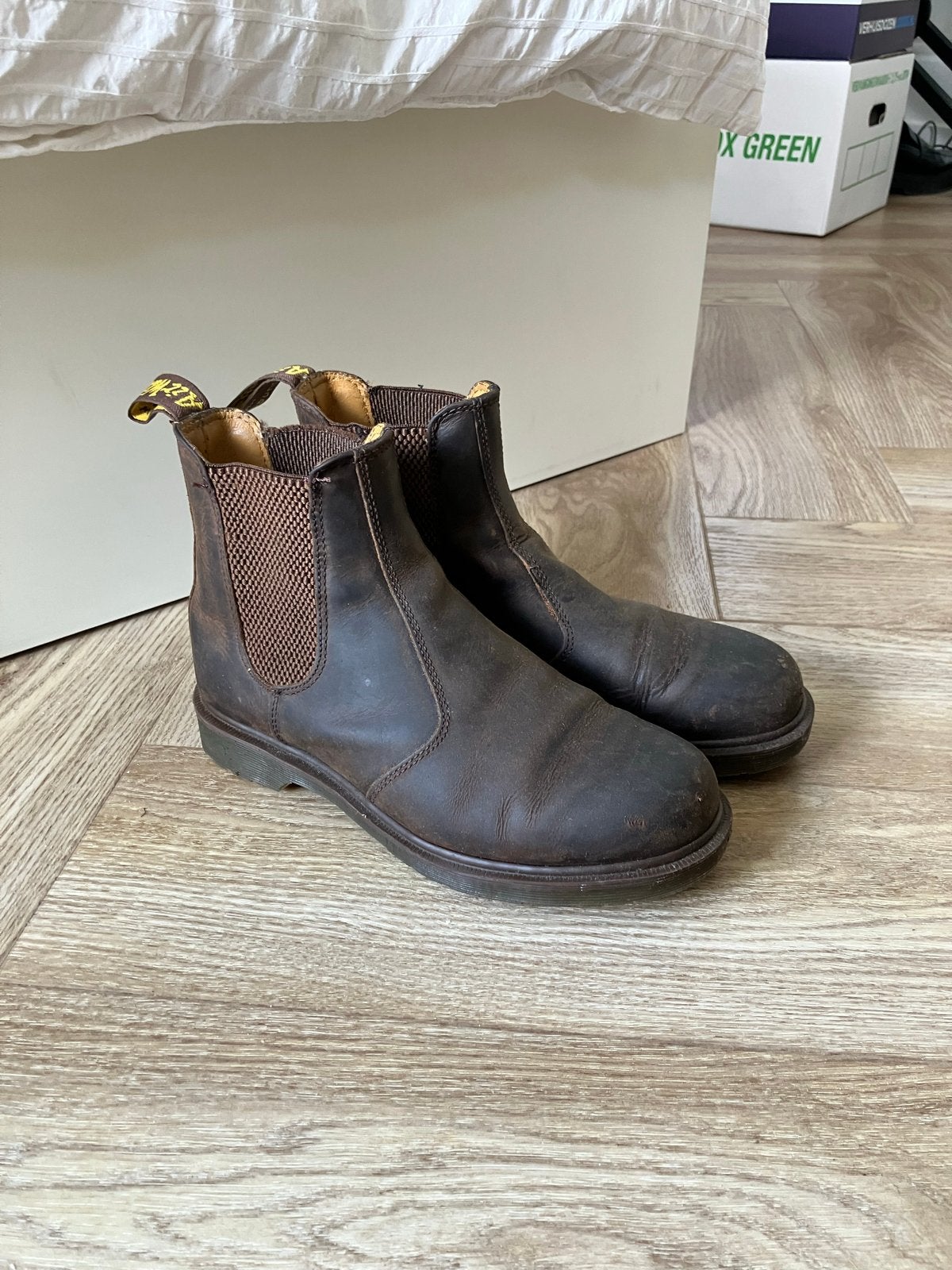 Dr. Martens Chelsea Boots Maat 41, Bruin, Lage of Enkellaarzen, Ophalen of Verzenden, Gedragen