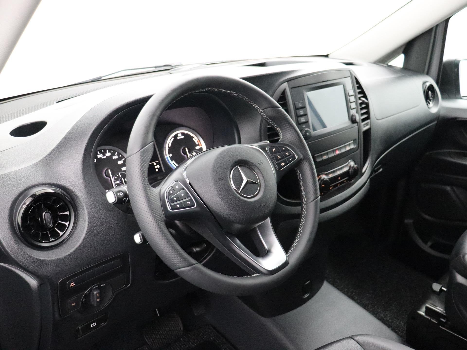 Mercedes-Benz eVito 129 Tourer PRO L3 Dubbel Cabine Mercedes, 90 kWh, 204 pk, Zilver of Grijs, Te koop