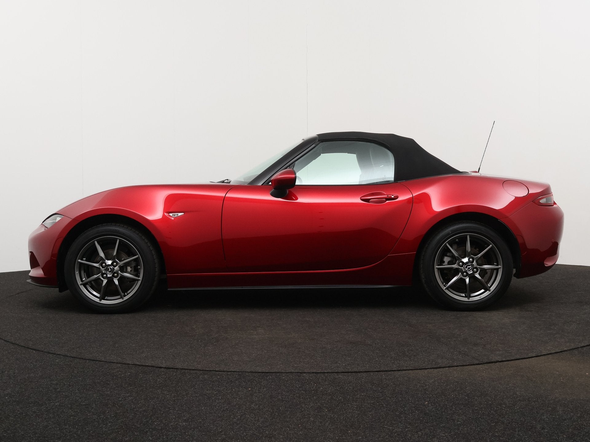 Mazda MX-5 1.5 SkyActiv-G 132 GT-M | Cruise control | Achter, 12 maanden, Achterwielaandrijving, 4 cilinders, Leder en Stof