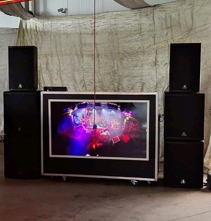 Devine Onyx 15A en 18SA PA-set - Krachtig geluid, Audio, Tv en Foto, Luidsprekers, Gebruikt, Speakerset, Ophalen, 150 watt of meer