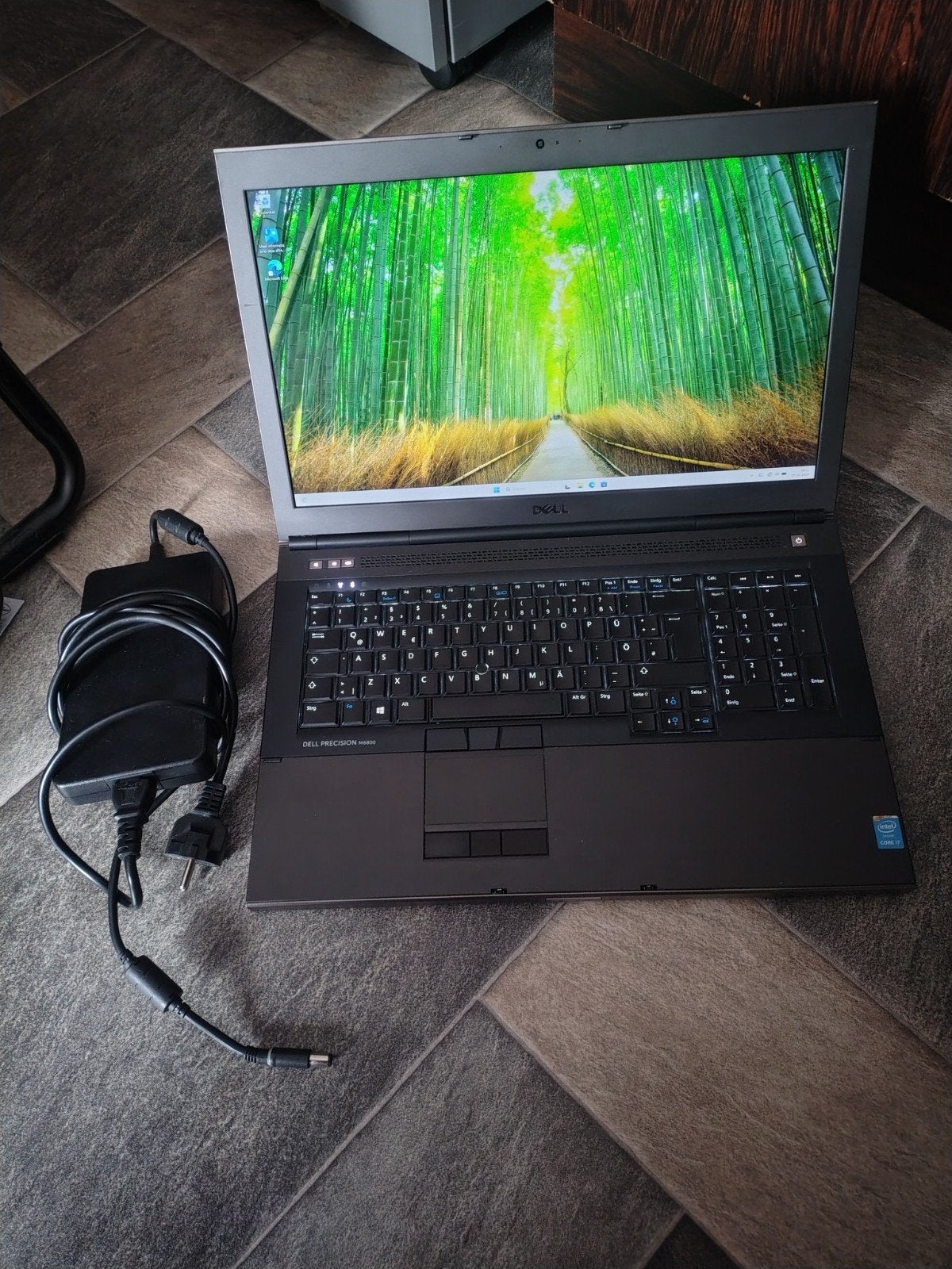 Dell Precision M6800, Computers en Software, Met videokaart, 2 tot 3 Ghz, 8 GB, Intel® Core™ i7 