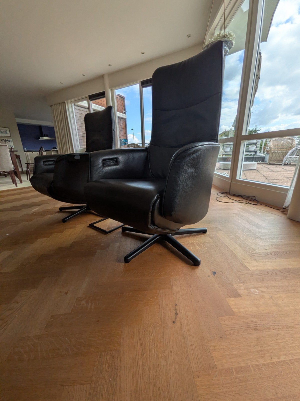 Dames en heren Luxe Zwart Leren Relaxfauteuil - Comfortabel, Gebruikt, Zwart, Ophalen of Verzenden, Eén