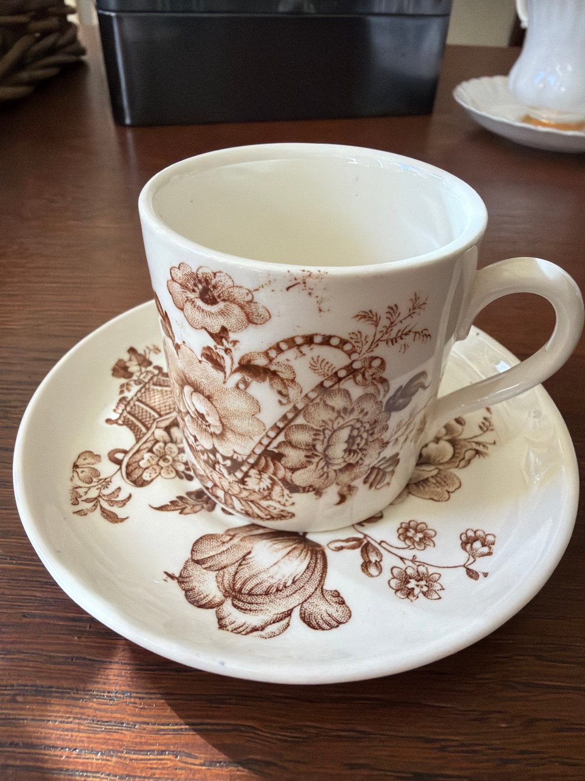 Vintage Crown Devon kop en schotel - bruin bloemmotief, Antiek en Kunst, Ophalen of Verzenden