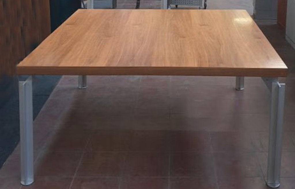 Design BULO H2O vergader-/ eettafel, 150 tot 200 cm, Vierkant, Zo goed als nieuw, Vijf personen of meer