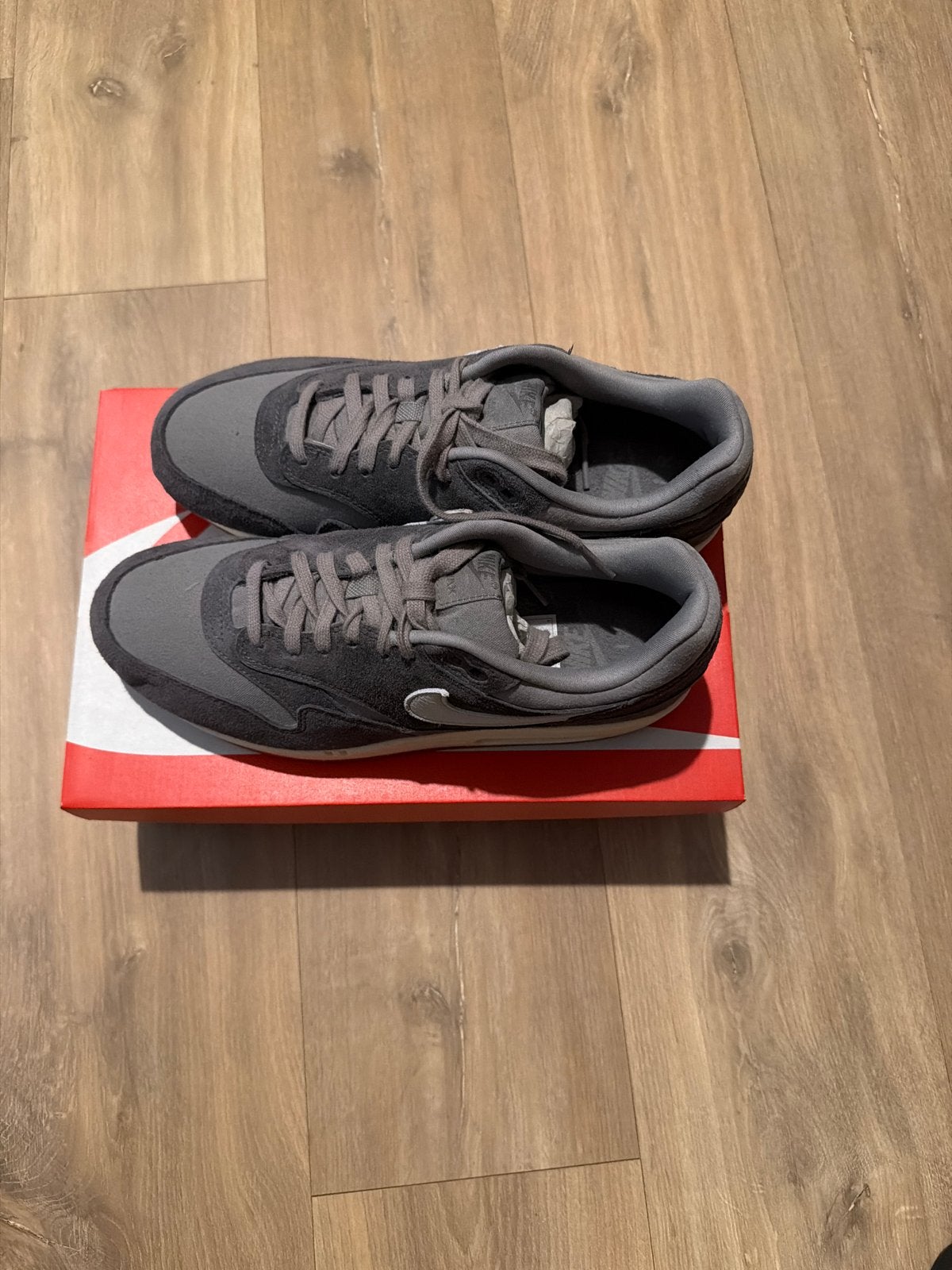 Nike Air Max 1 PRM - Soft Grey/Neutral Grey, Verzenden, Nieuw, Overige kleuren, Sneakers of Gympen