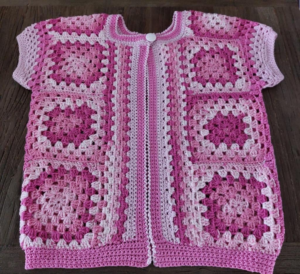 Handgehaakt vestje roze granny square, Ophalen, Nieuw, Haken