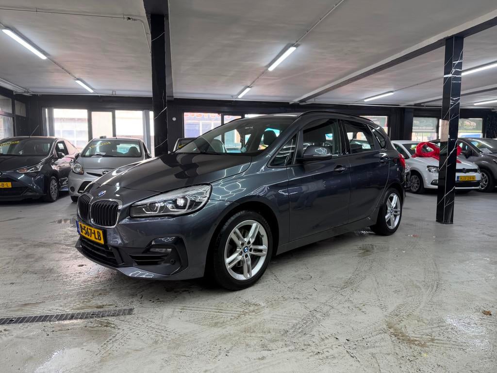 BMW 2-serie Active Tourer 218i High Executive, Auto's, BMW, Gebruikt, Euro 6, 3 cilinders, 2-Serie Active Tourer