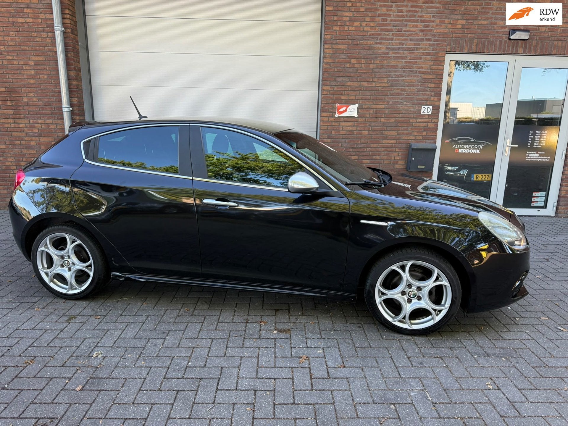 Alfa Romeo Giulietta 1.4 T Distinctive|AIRCO|NIEUWE APK|CRUI, Auto's, Voorwielaandrijving, Euro 5, Gebruikt, Zwart