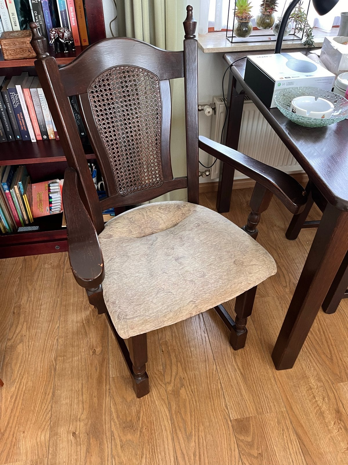 Klassieke houten stoel met rotan rugleuning, Antiek en Kunst, Ophalen