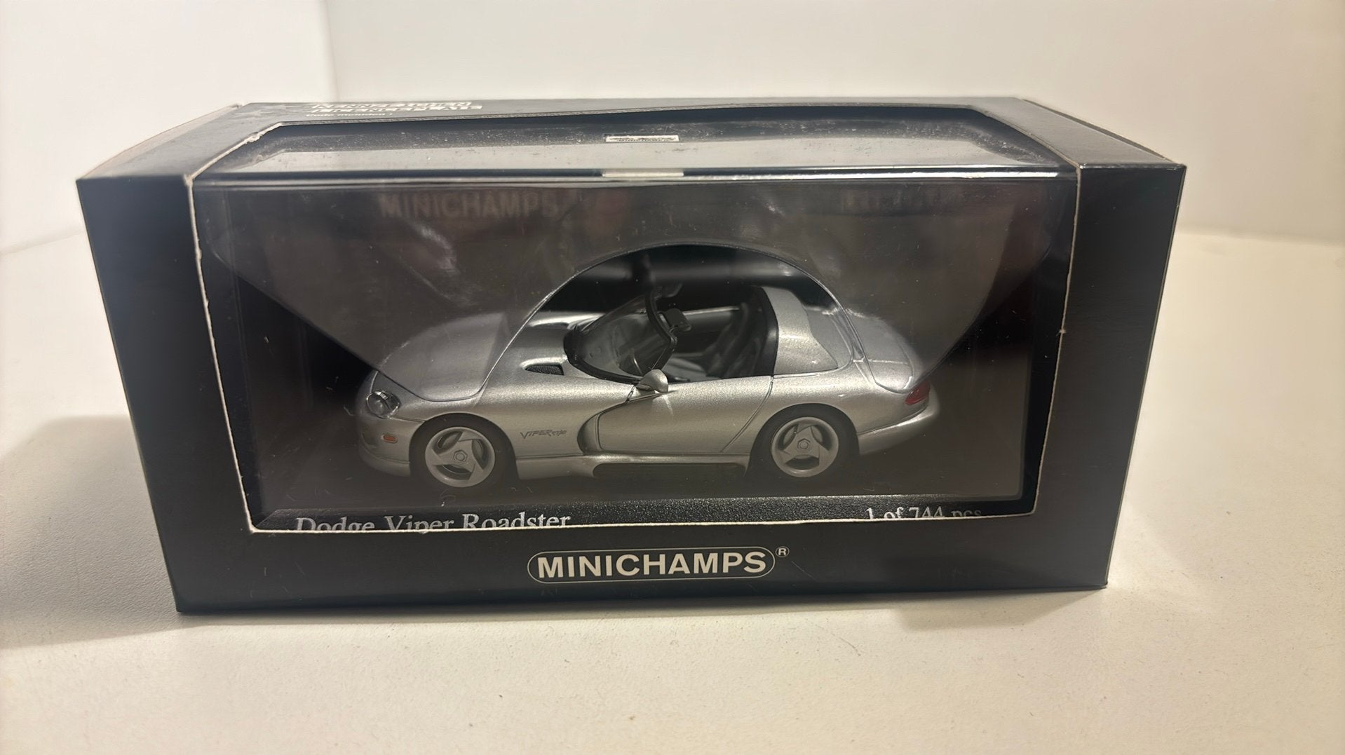 Dodge viper roadster minichamps 1.43, Hobby en Vrije tijd, Modelauto's | 1:43, Auto, Ophalen of Verzenden, MiniChamps, A