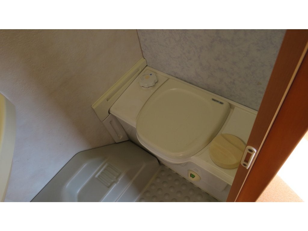 Foto 16 van Caravelair Antares Luxe 420 Bj 2001 Nu €3500