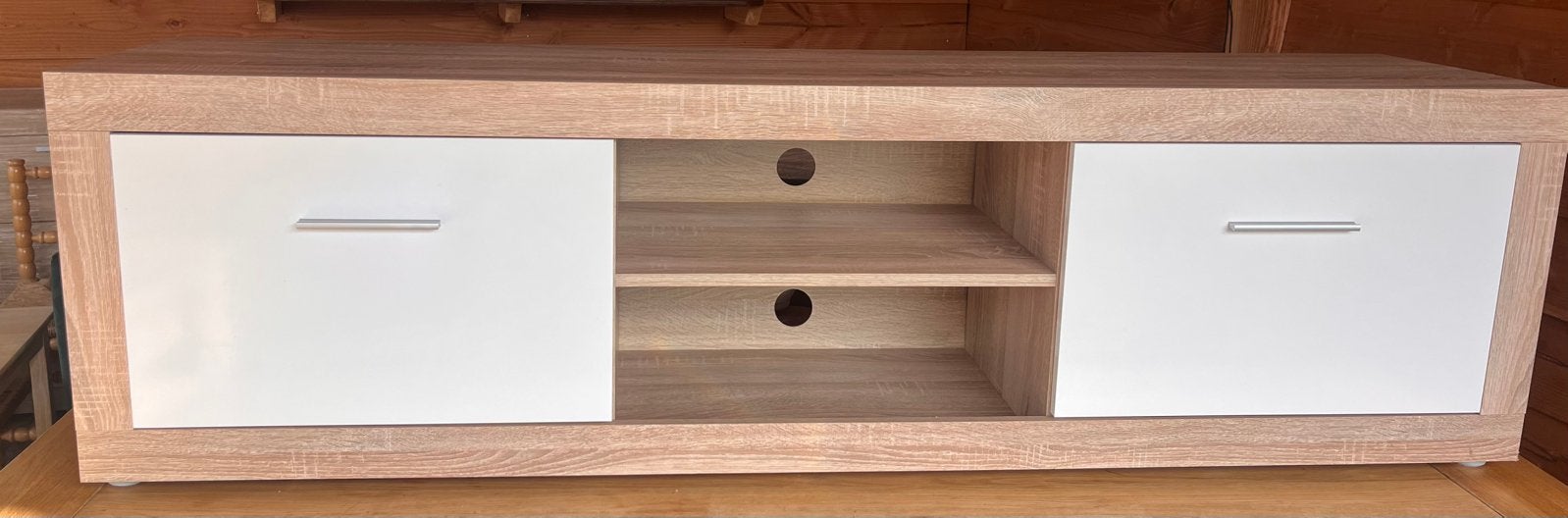 Jysk TV Meubel - Breedte 180 cm, hoogte 51 cm, diepte 42 cm, Huis en Inrichting, Ophalen, 150 tot 200 cm, Zo goed als nieuw, Minder dan 100 cm