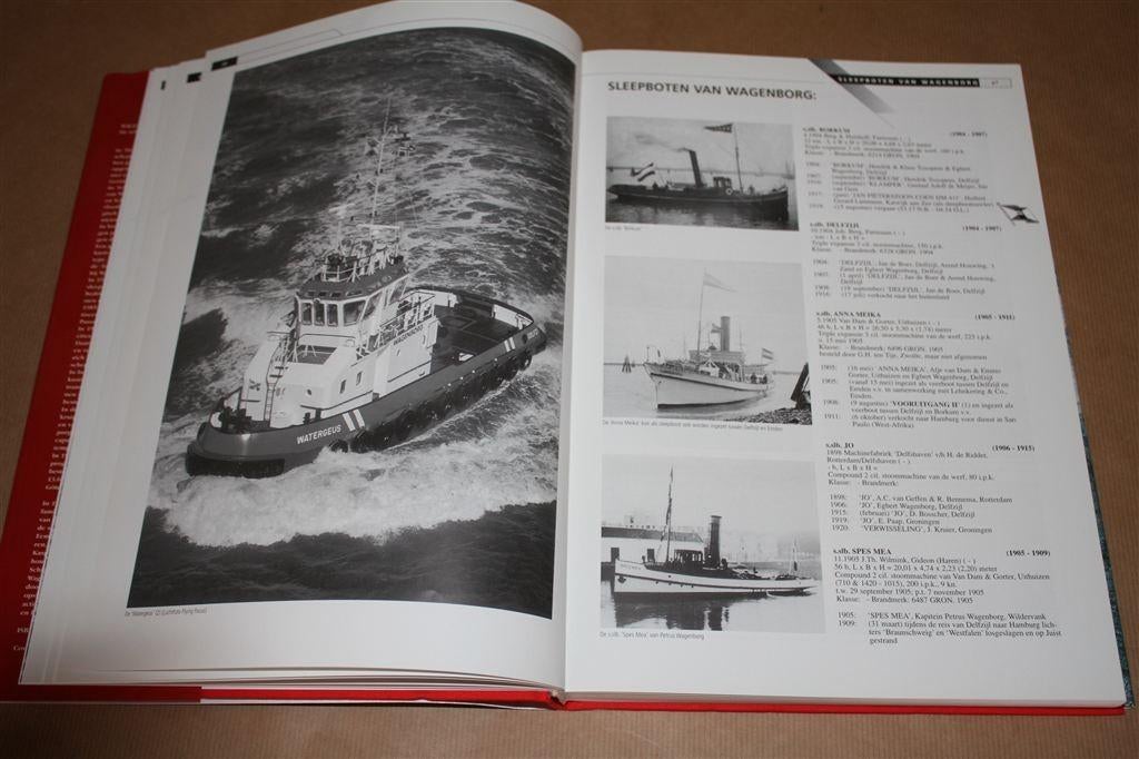 Wagenborg 100 jaar. Transport over water, wadden en wegen., Ophalen of Verzenden, Nieuw, Tractor en Landbouw