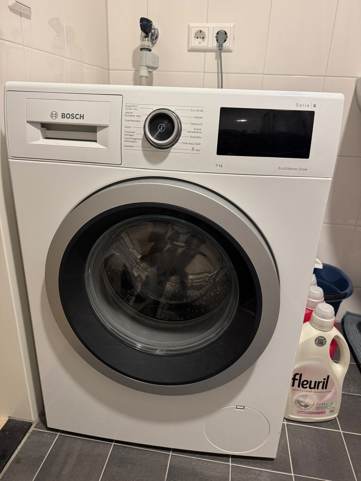Foto 5 van Bosch WAU28R70NL/28 Serie 6 Voorlader Wasmachine 9kg
