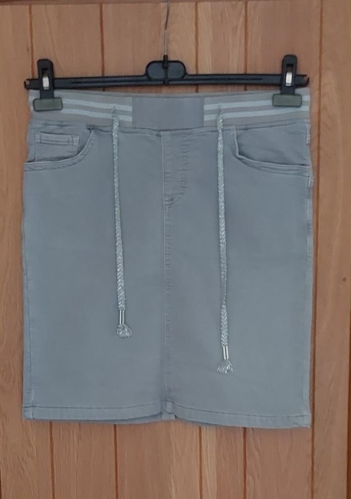 Grijze spijkerrok van Zac & Zoe  - Maat M/38, Kleding | Dames, Zac & Zoe, Zo goed als nieuw, Knielengte, Grijs