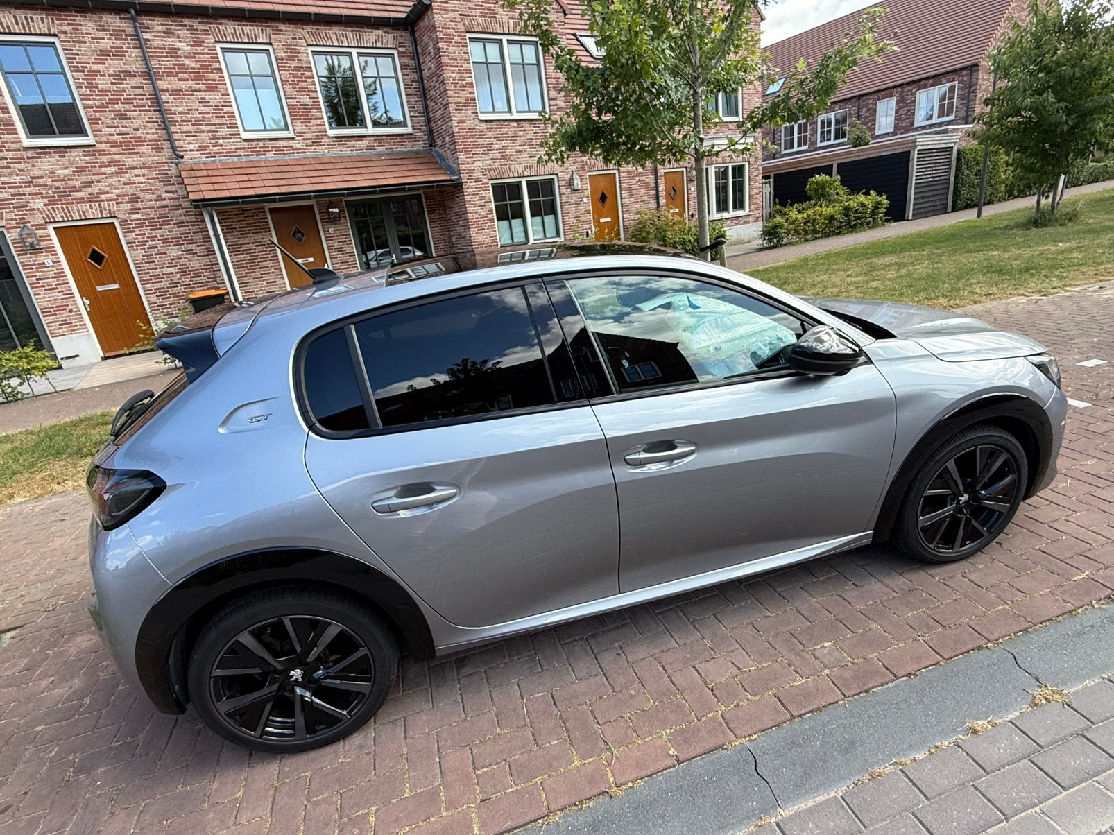 Peugeot 208 GT Turbo • Rijke Uitvoering • 2023 Grijs, Auto's, Zwart, Adaptieve lichten, 100 pk, 49 €/maand