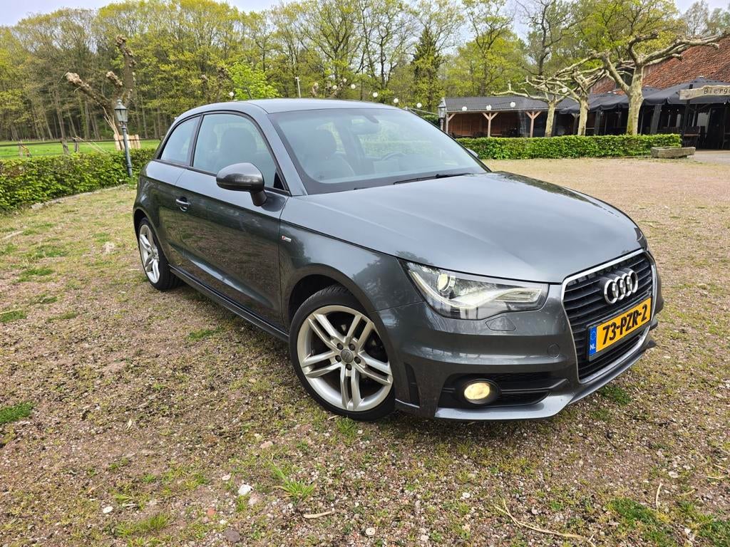 Audi A1 1.2 Tfsi 63KW 2011 Grijs, Voorwielaandrijving, 4 cilinders, 4 stoelen, Origineel Nederlands