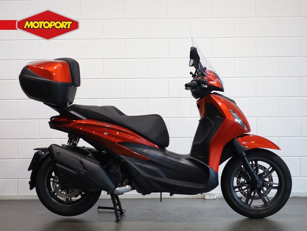 Piaggio BEVERLY 400 S (bj 2023), 400 cc, Piaggio & C .s.p.a., Viale Rinaldo Piaggio 25
56025  Pontedera, IT, Bedrijf