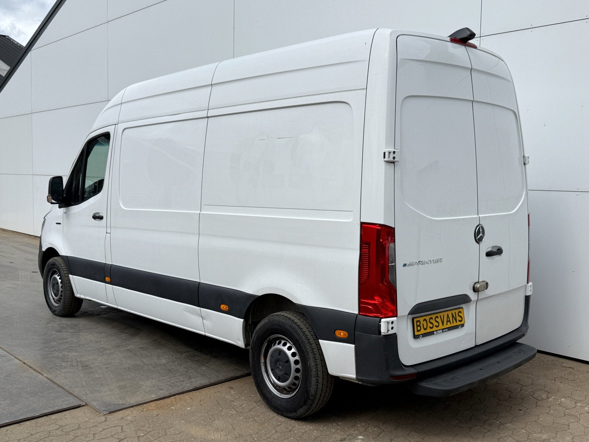 Mercedes-Benz eSprinter eSprinter 312 55kWh L2H2 Elektrisch, Auto's, Stof, Zwart, 120 km, 116 pk