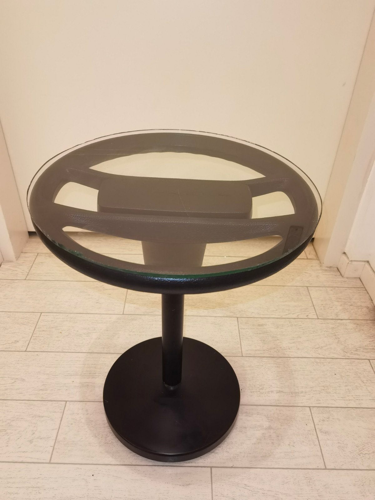 Bijzonder bijzettafel gemaakt van echt porsche 944 stuurwiel, Ophalen, Minder dan 45 cm, Minder dan 55 cm, Gebruikt