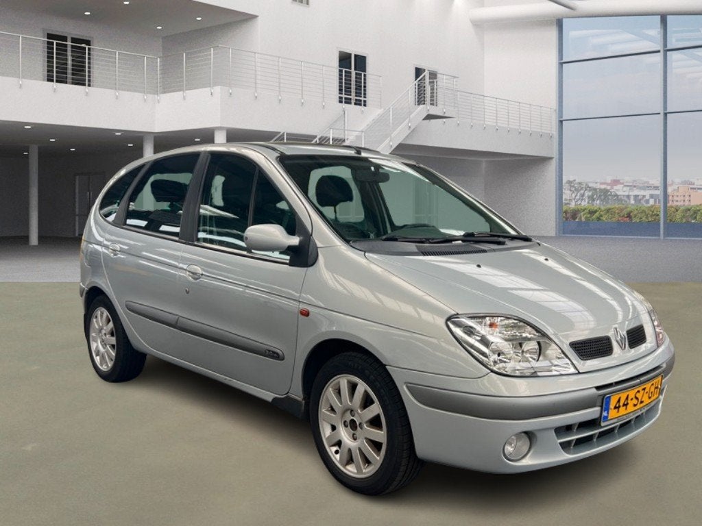 Renault Scénic 2.0-16V Privilège, Auto's, Renault, Gebruikt, 680 kg, 4 cilinders, 139 pk