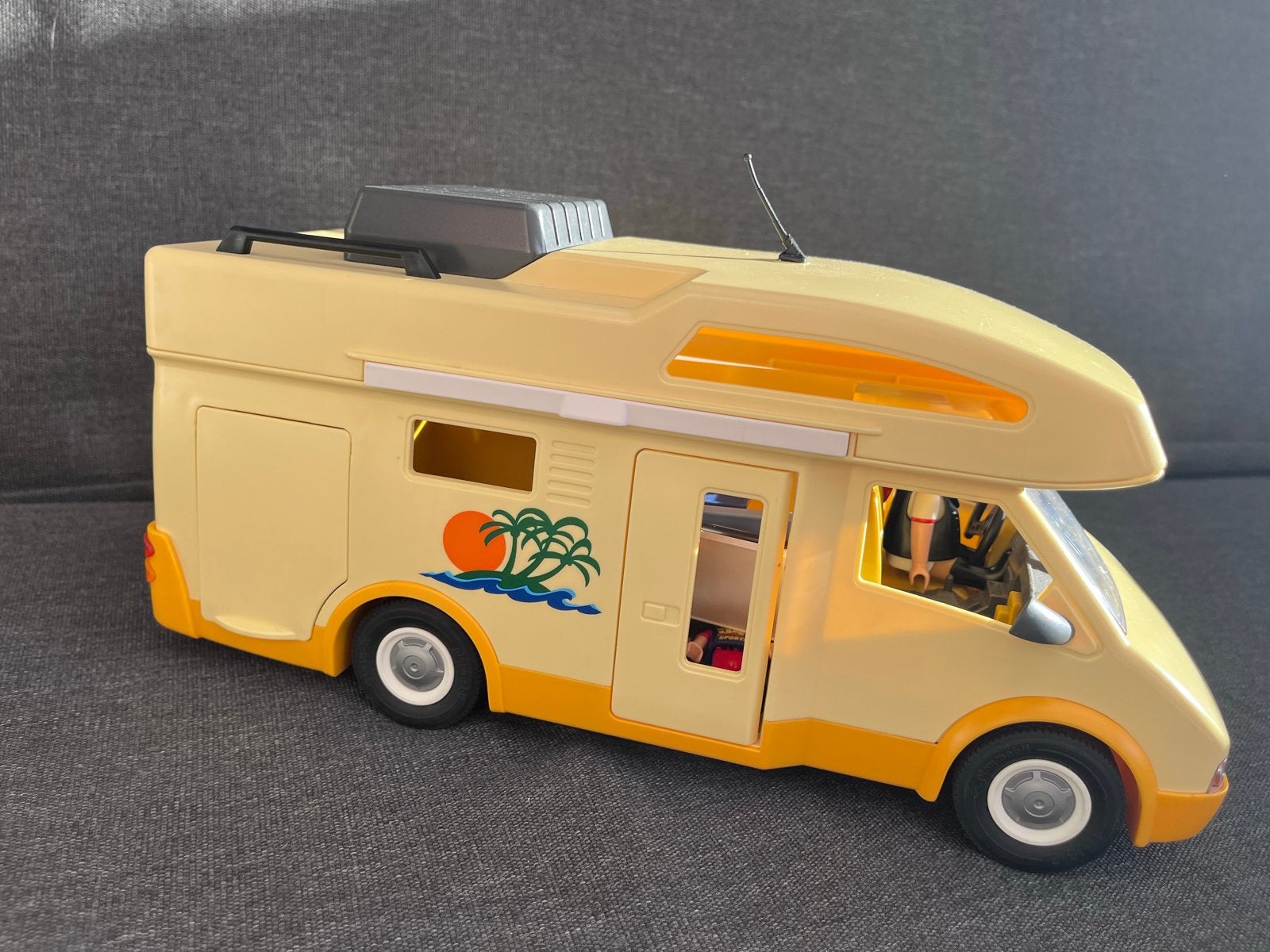 Playmobil Camper met accessoires en figuren, Ophalen, Gebruikt
