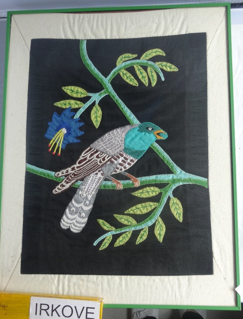 VOGEL MET BES * APPLICATIE KUNST * Gaaf *, Textiel, Verzenden, Ingelijst, Wanddecoratie