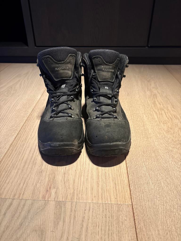 Lowa wandelschoenen / werkschoenen maat 44, Ophalen of Verzenden, Zo goed als nieuw
