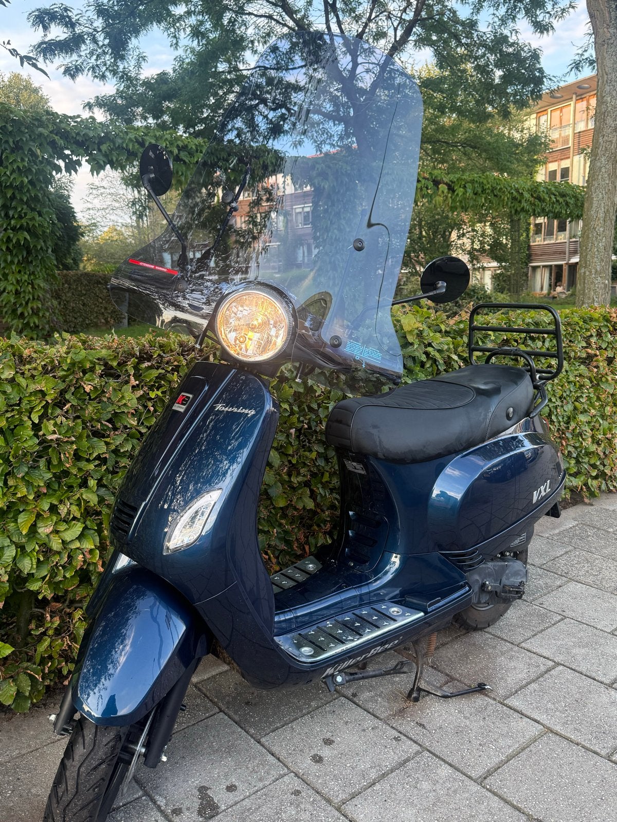 Zeer Nette & Mooie Vespa Look BJ2021 Snorscooter Full Led, Fietsen en Brommers, Ophalen, Zo goed als nieuw, Benzine, Vespa