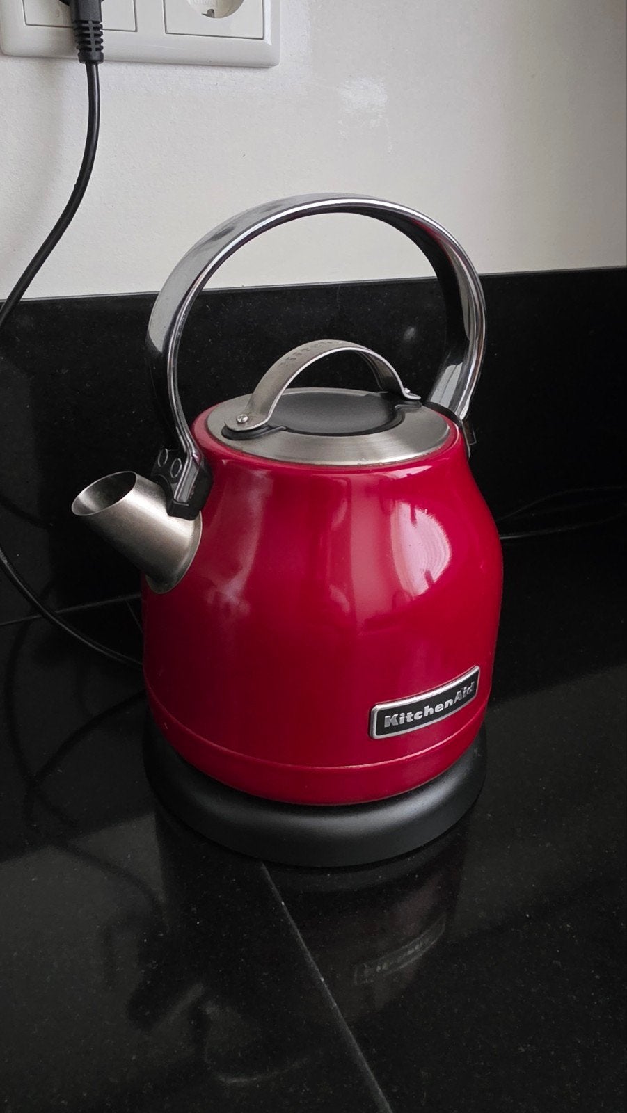 Kitchen Aid waterkoker Rood, 1 tot 2 liter, Ophalen of Verzenden, Gebruikt, Rvs