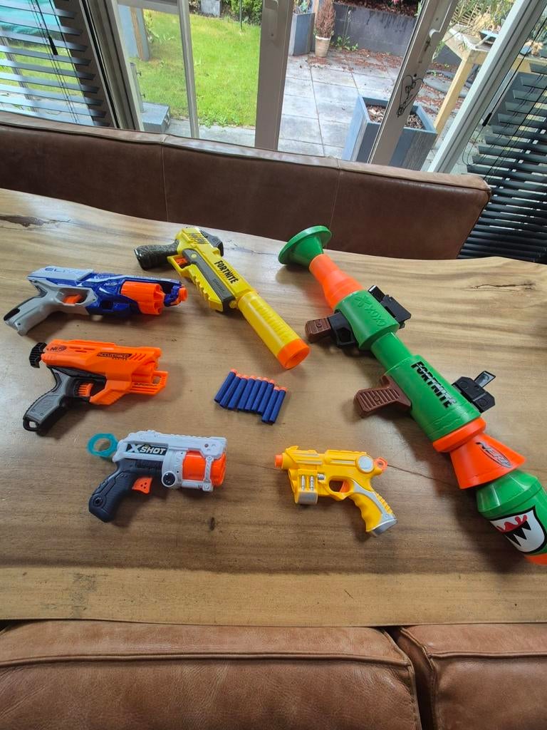 Nerf blasters,Werken Perfect + Darts, Ophalen, Zo goed als nieuw