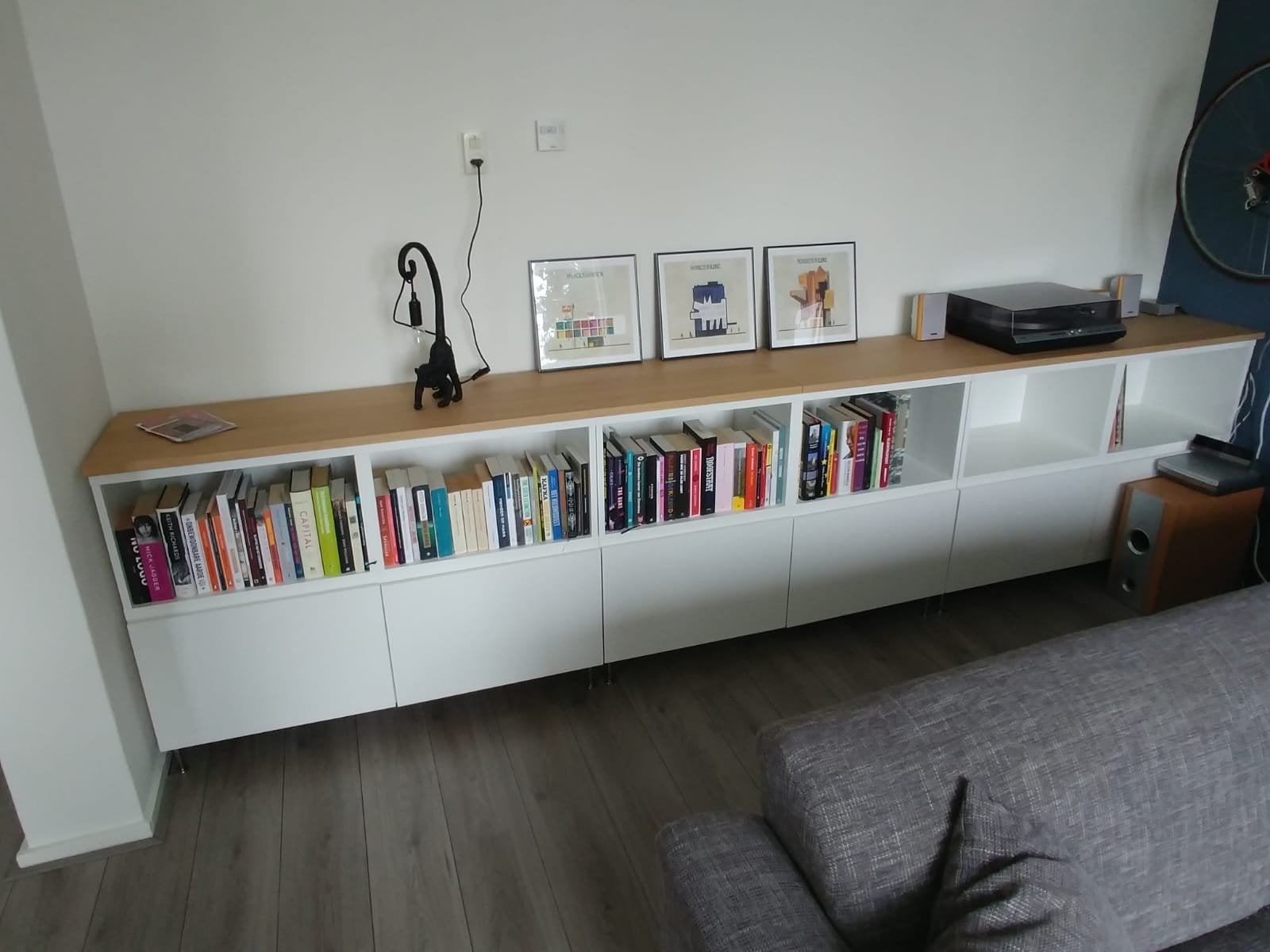 Witte kast met eiken blad - tv-meubel/dressoir - IKEA Besta, Ophalen, Gebruikt