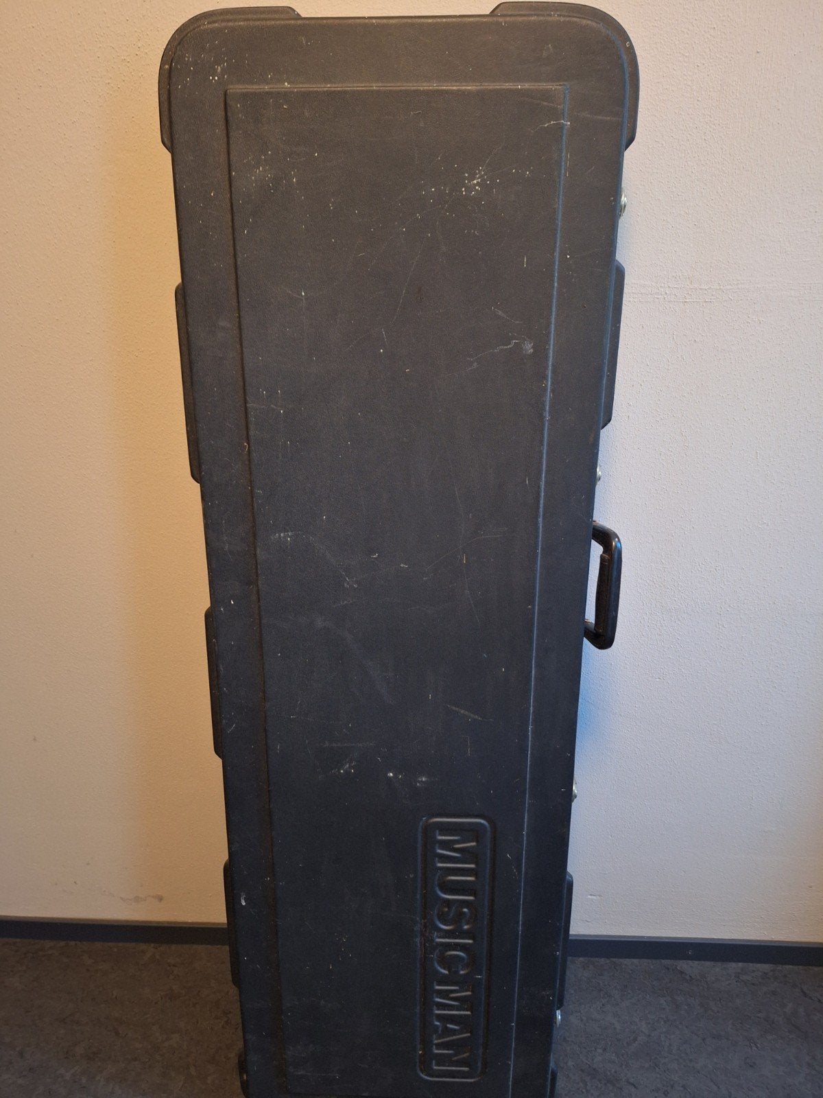 Musicman basgitaar koffer, Muziek en Instrumenten, Behuizingen en Koffers, Ophalen, Gebruikt, Elektrische basgitaar, Flightcase