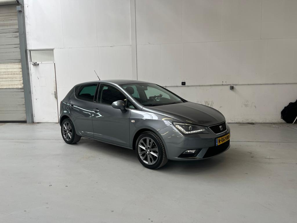 Seat Ibiza 1.2 TSI 77KW SC 2014 Grijs, Auto's, Voorwielaandrijving, 40 €/maand, Zwart, 990 kg