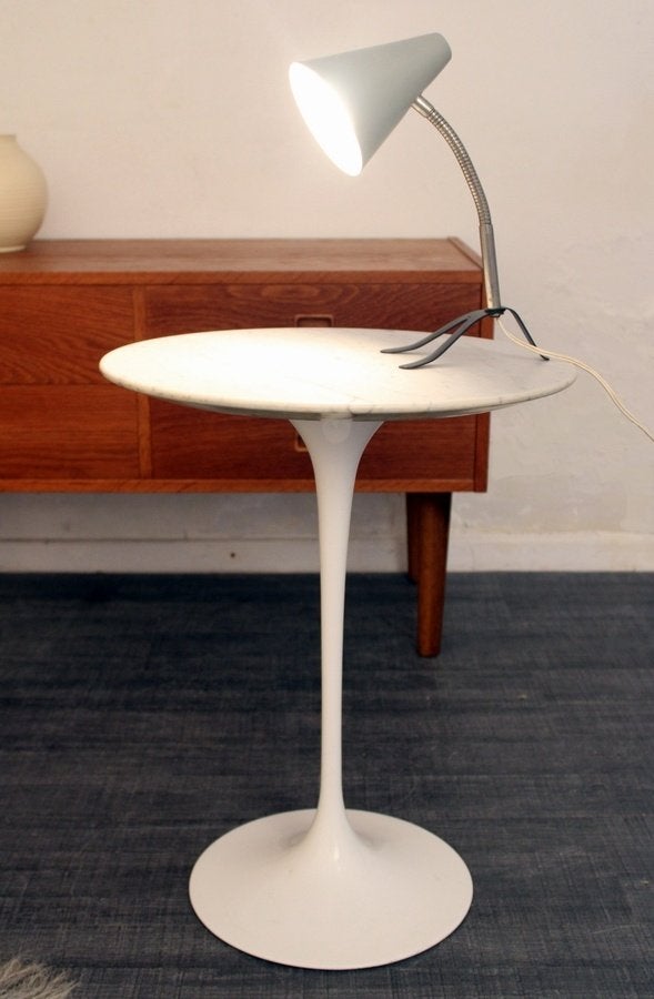 Knoll tulip bijzettafel marmeren top, design Eero Saarinen, Ophalen