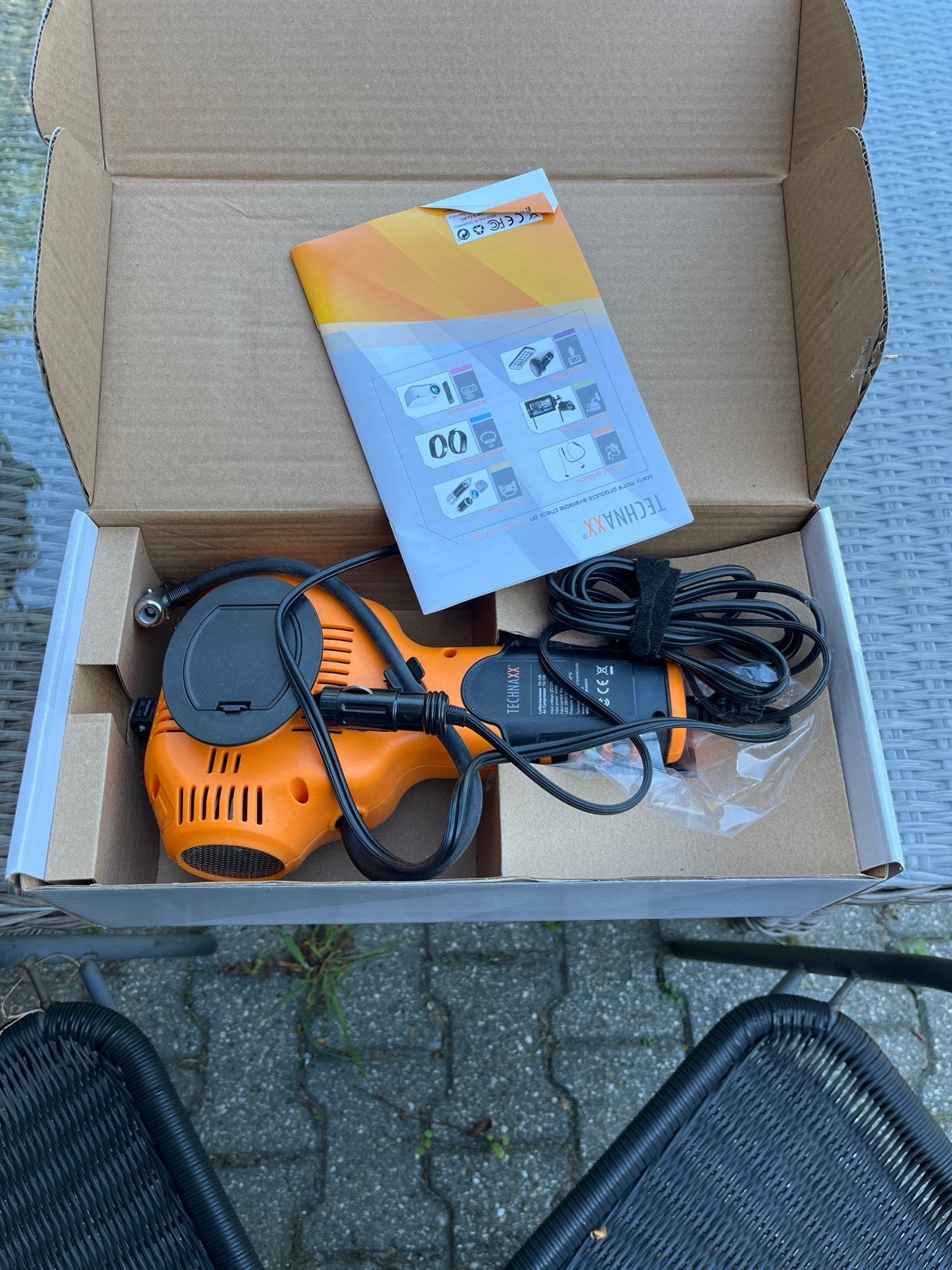 TECHNAXX TX-129 Luchtcompressor met werklamp, Ophalen of Verzenden