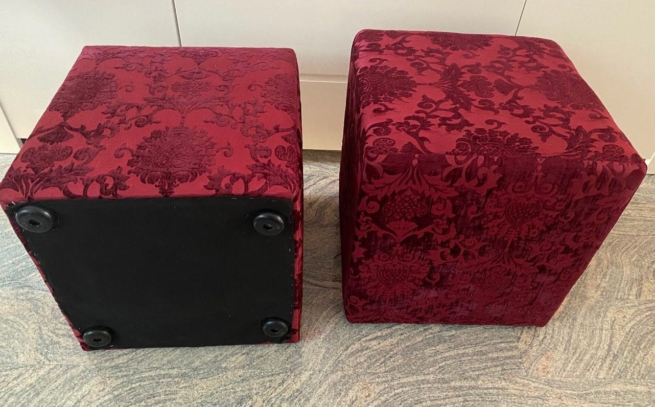 Rode bijzetbankjes / pufjes met barok patroon, Ophalen, Minder dan 50 cm, Vierkant, Nieuw