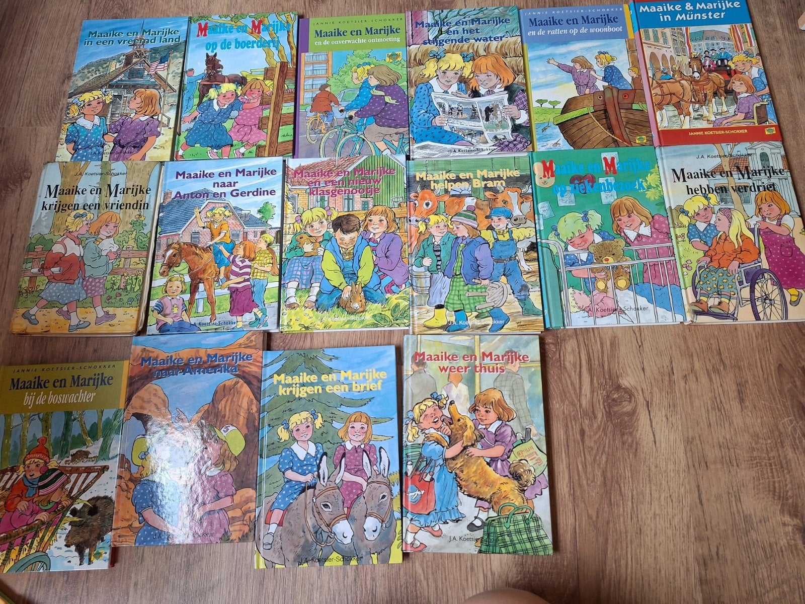 Maaike en Marijke boekenreeks - J.A. Koetsier-Schokker, Boeken, Ophalen of Verzenden, Gelezen, J.A. Koetsier-Schokker, Fictie algemeen