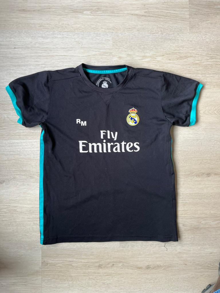 Real Madrid Sportshirt - Maat 12, Ophalen of Verzenden, Gebruikt, Jongen, Sport- of Zwemkleding