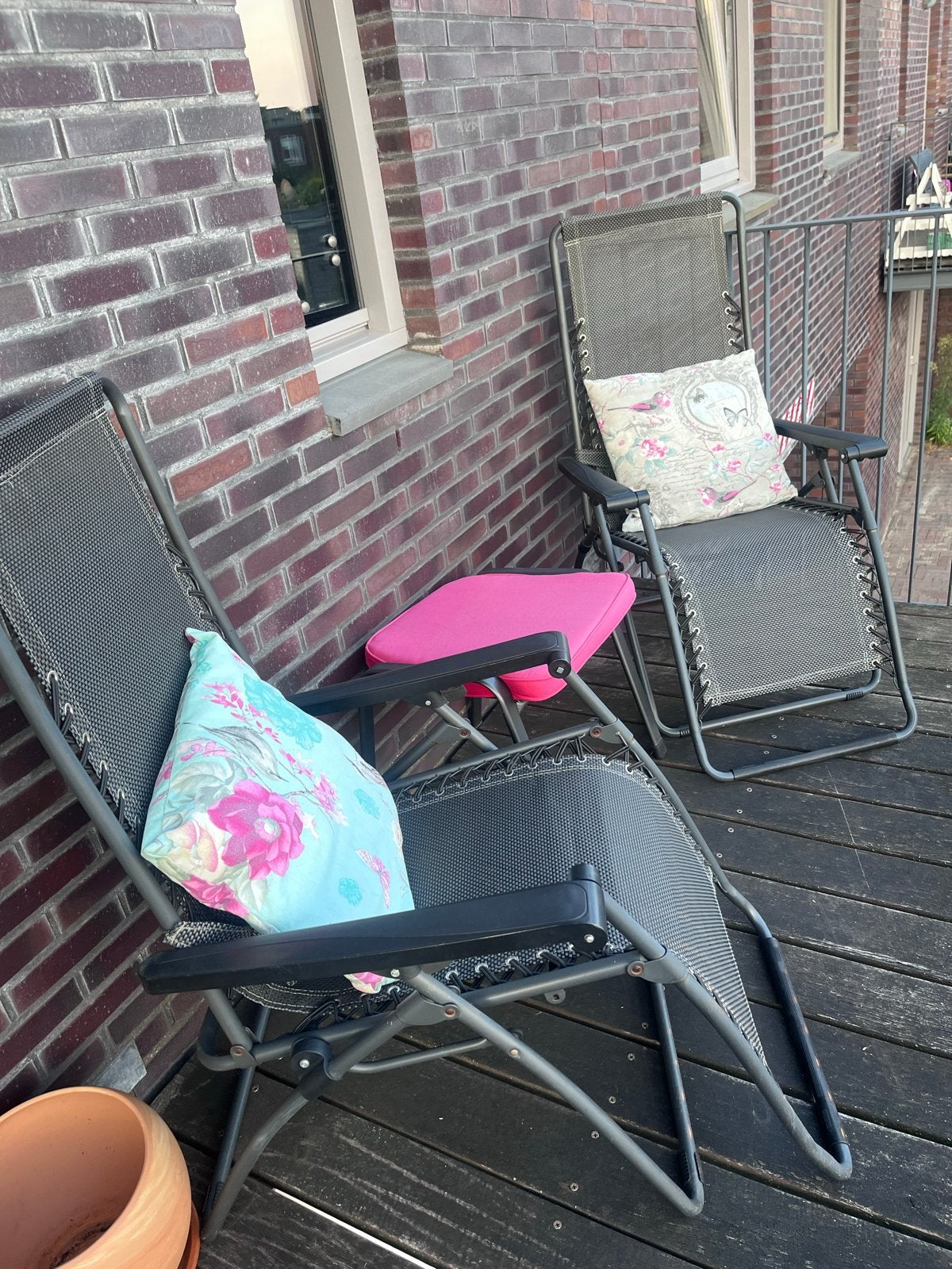 Twee verstelbare ligstoelen met voetenbankje Kees Smit, Ophalen, Gebruikt, Metaal, Verstelbaar
