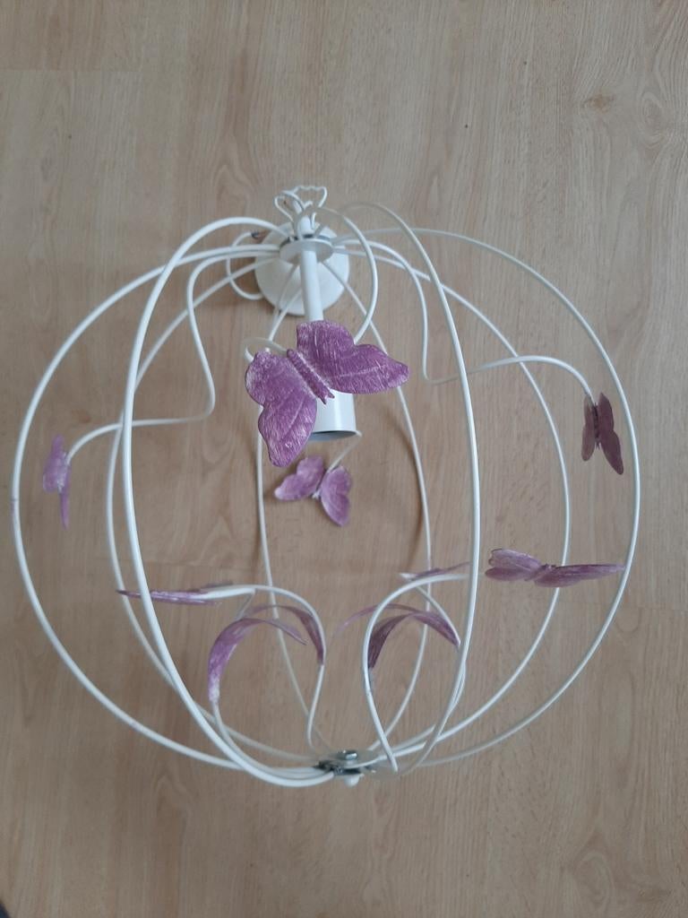 Witte hanglamp met paarse vlinders, Ophalen, Gebruikt, Overige materialen, Speels, Kinderkamer, Romantisch